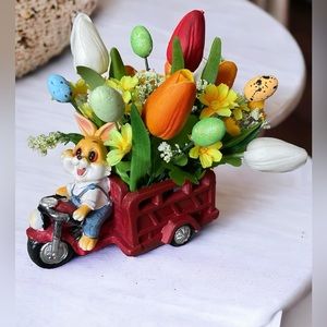 Easter flowers arrangement. Easter decor. Easter gift. Easter centerpiece.